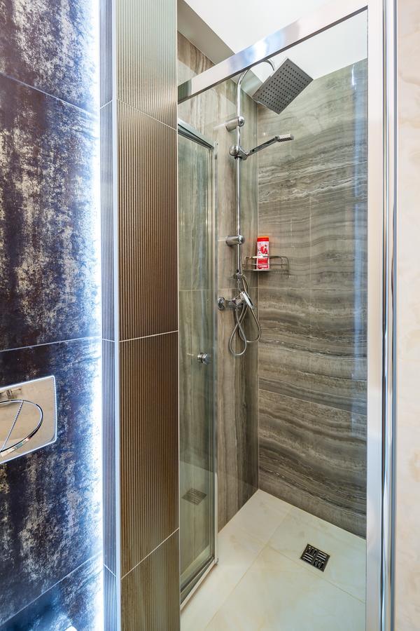 Leogrand Deluxe Apartments On Doroshenka 17 Λβιβ Εξωτερικό φωτογραφία